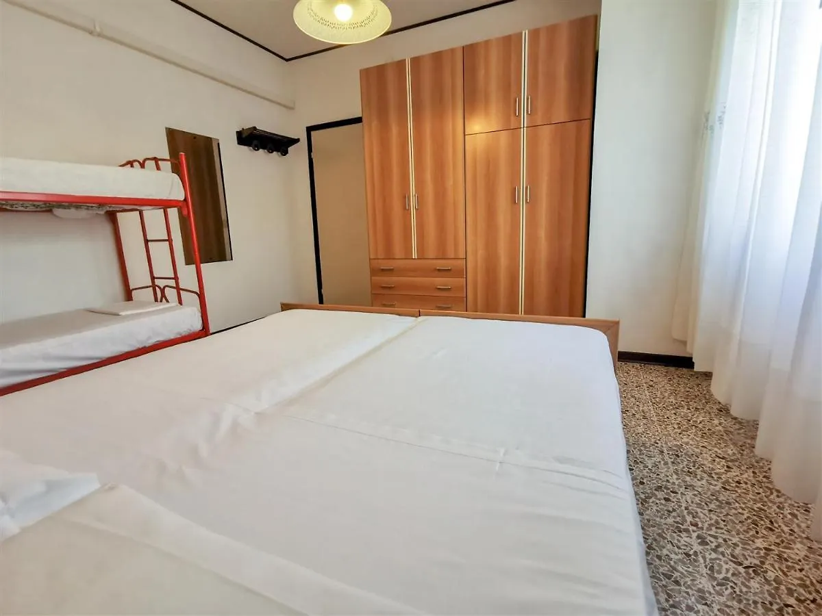 Villa Vania Family Apartments Лидо-ди-Езоло