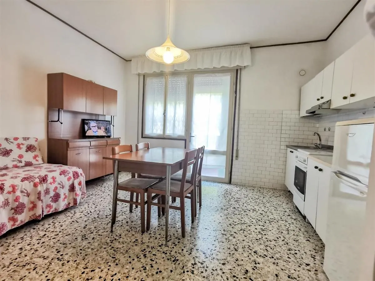 Villa Vania Family Apartments Lido di Jesolo 0*,