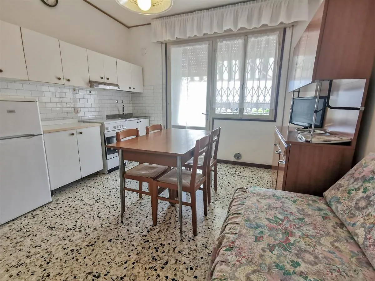 Villa Vania Family Apartments Лидо-ди-Езоло